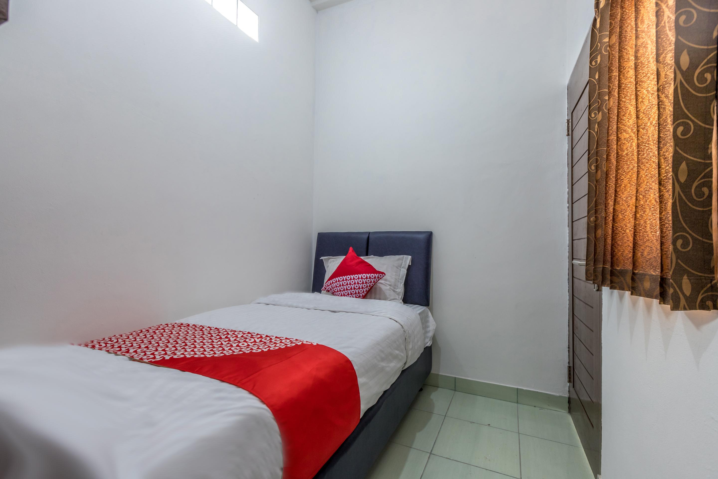 Super Oyo 1487 Residence Khoe Jakarta Exterior photo