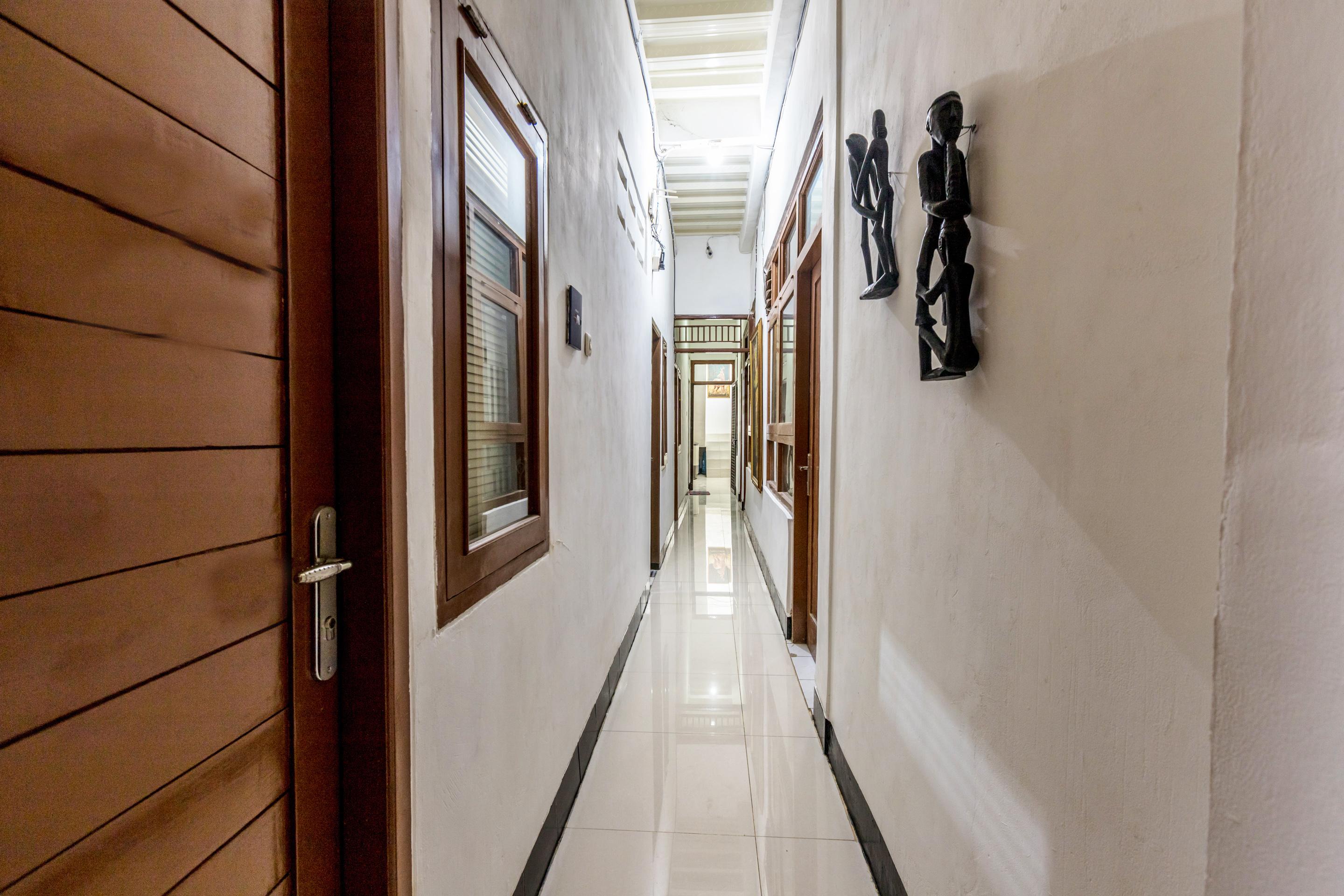 Super Oyo 1487 Residence Khoe Jakarta Exterior photo