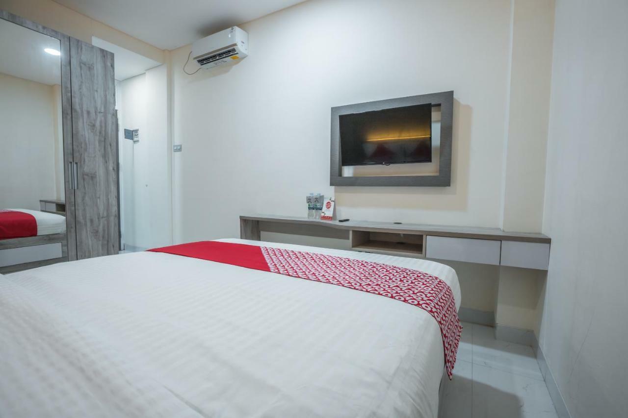 Super Oyo 1487 Residence Khoe Jakarta Exterior photo